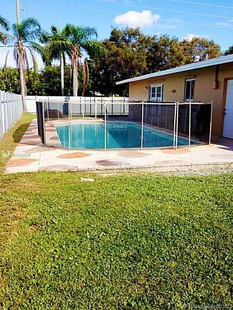 18705 Southwest 99th Road Cutler Bay, FL 33157 - Photo 9 of 10 Gallery Image 9
