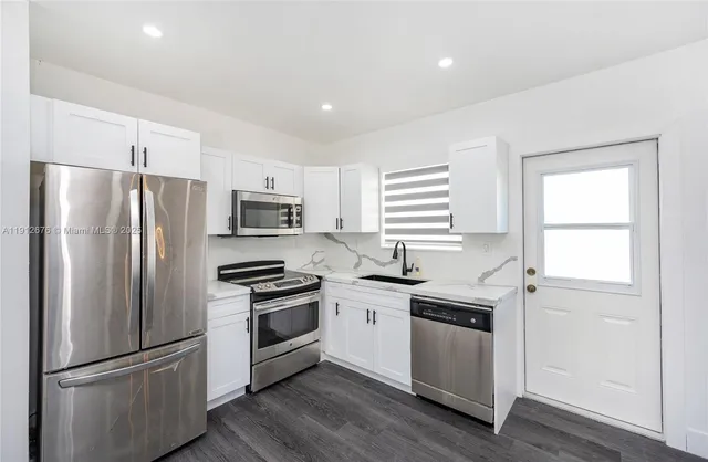 $3,000 | 1706 South Le Jeune Road, Coral Gables, FL 33134