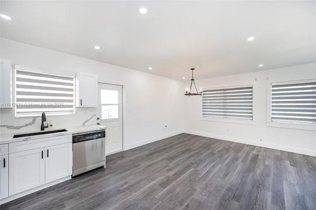 $3,000 | 1706 South Le Jeune Road, Coral Gables, FL 33134