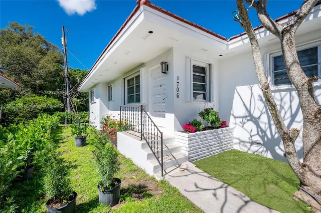 $3,000 | 1706 South Le Jeune Road, Coral Gables, FL 33134