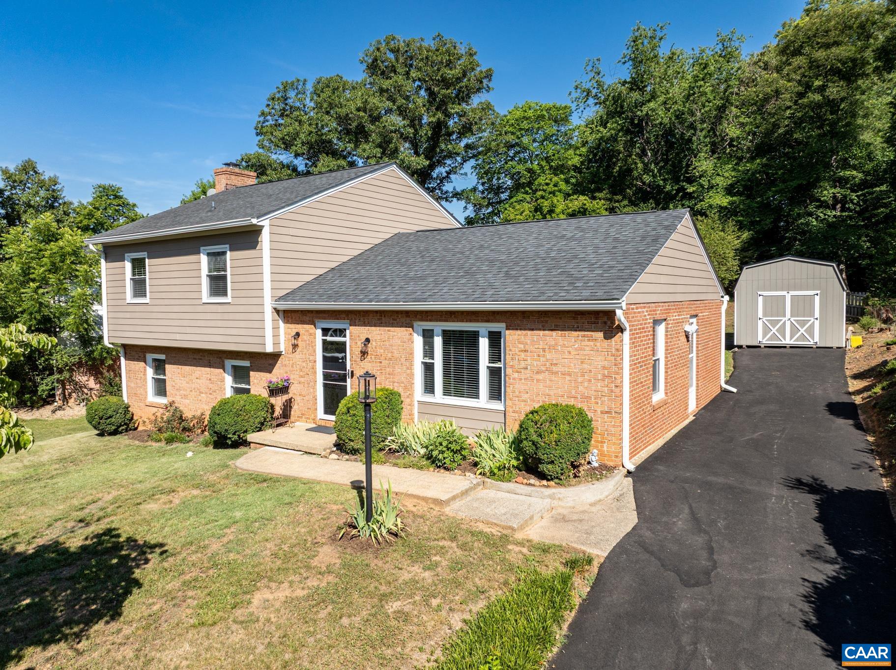 327 Brentwood Road Charlottesville, VA 22901 - Photo 4 of 44