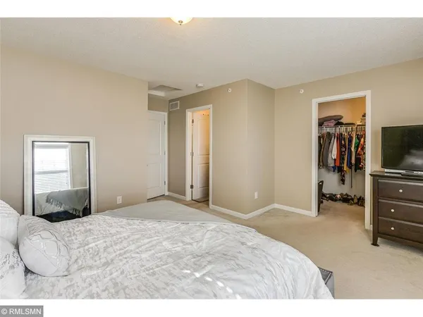 $2,395 | 5149 95th Way North, Brooklyn Park, MN 55443