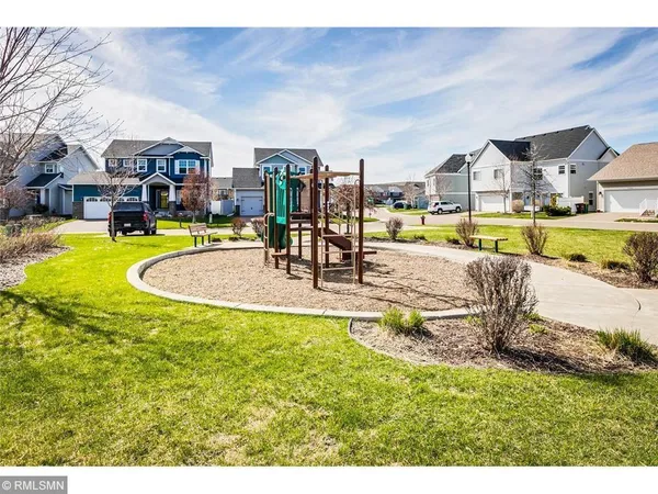 $2,395 | 5149 95th Way North, Brooklyn Park, MN 55443