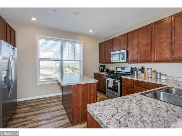 $2,395 | 5149 95th Way North, Brooklyn Park, MN 55443