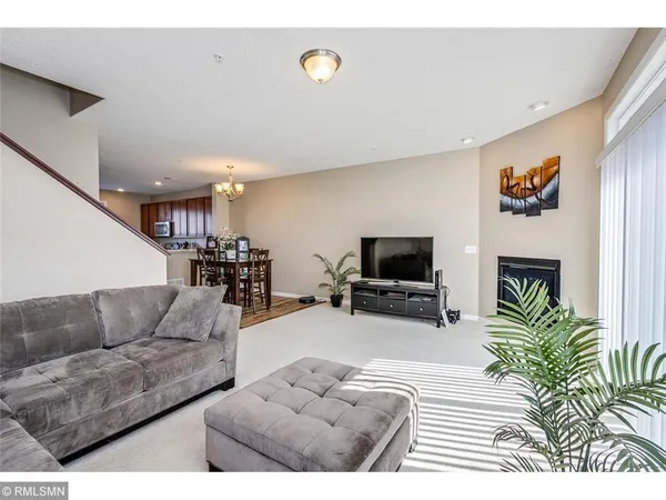 $2,395 | 5149 95th Way North, Brooklyn Park, MN 55443