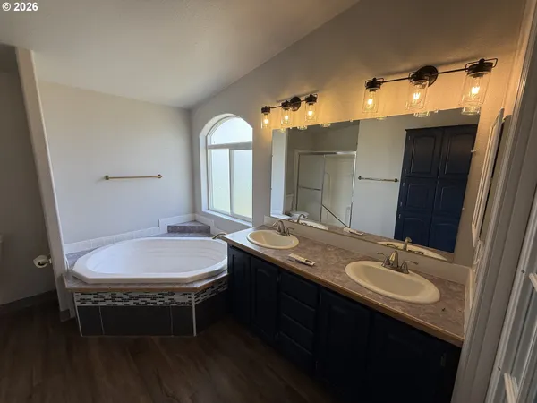 $400,000 | 80400 Suzanna Drive, Hermiston, OR 97838