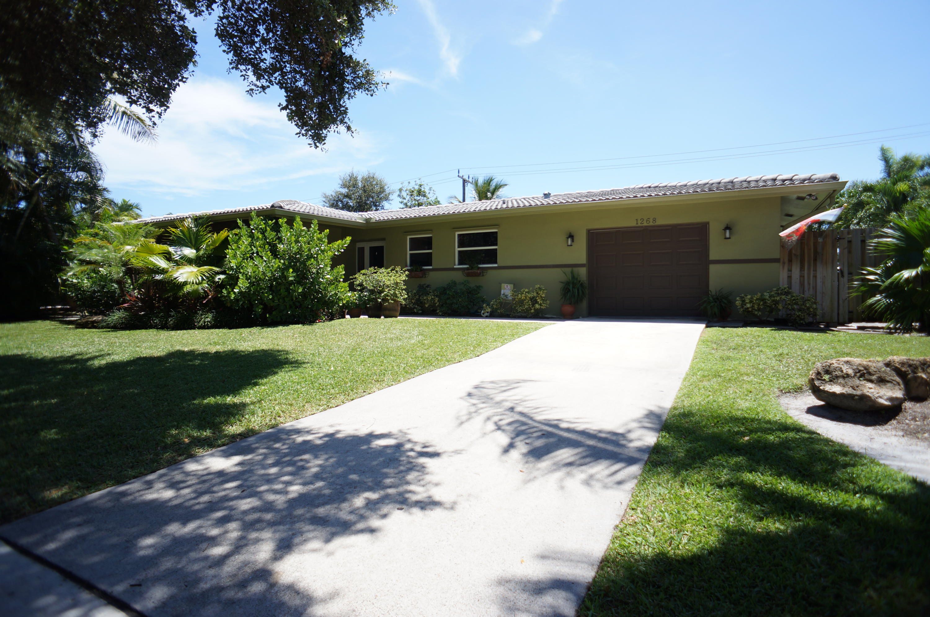 1268 Southwest 7th Street Boca Raton, FL 33486 - Photo 3 of 28 DSC01114