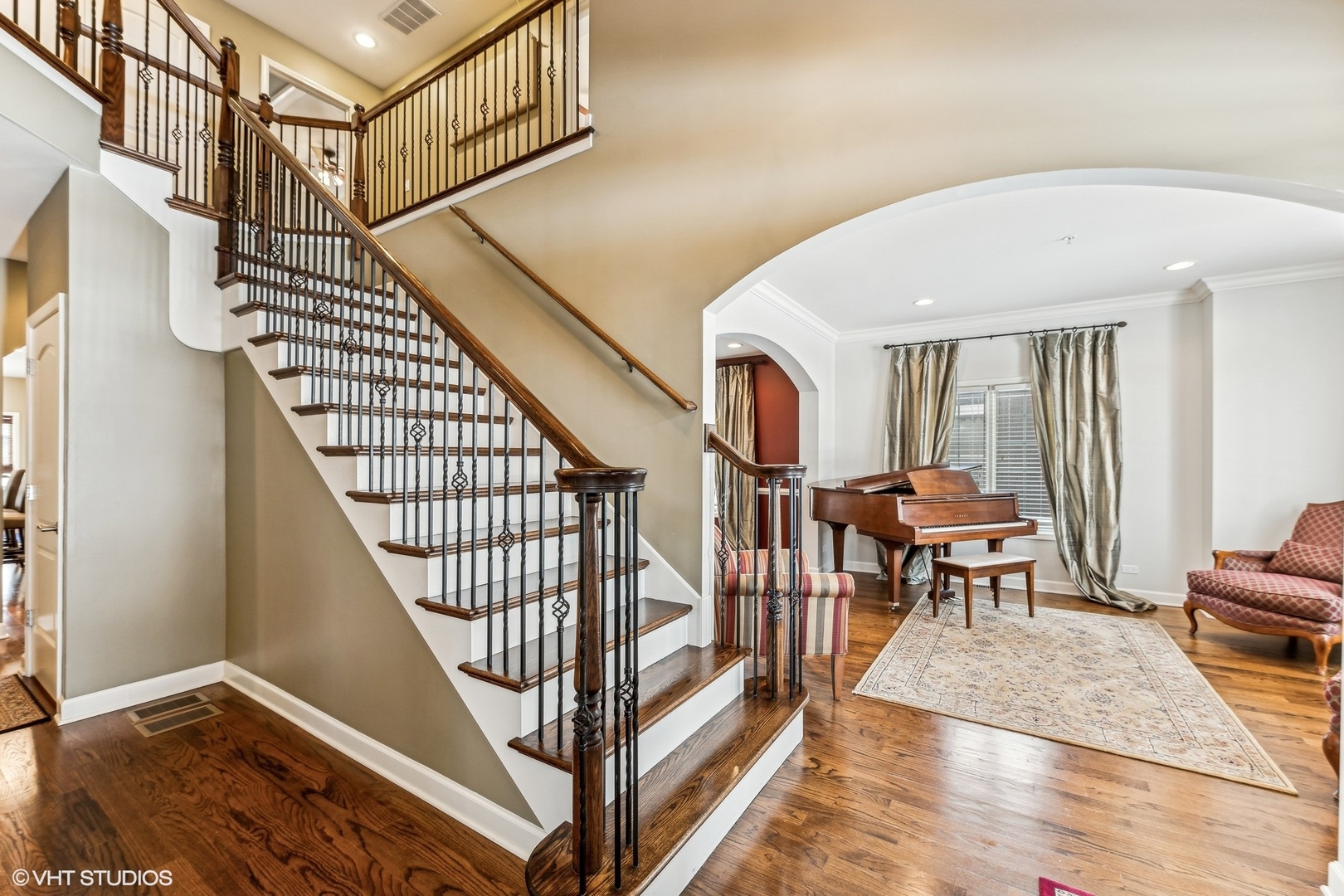 441 Stewart Avenue Park Ridge, IL 60068 - Photo 3 of 33 Gallery Image 3