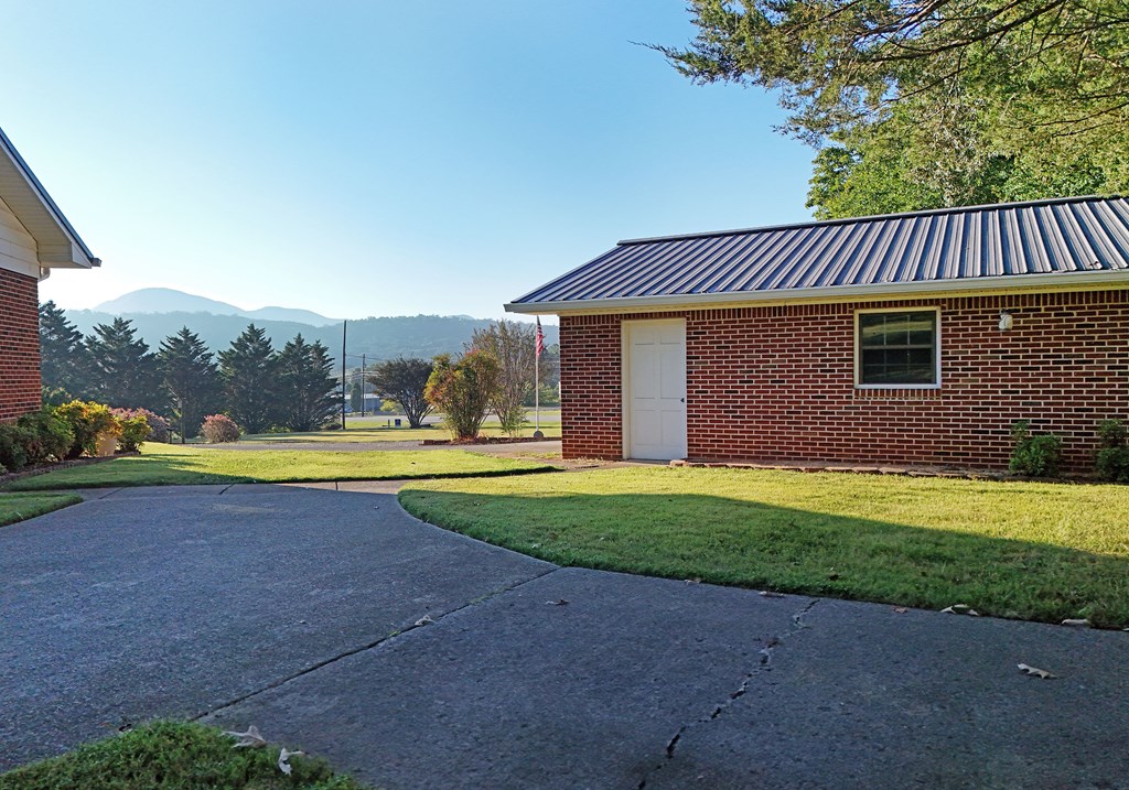 201 Coffey Road Chatsworth, GA 30705 - Photo 21 of 46 a view of outdoor space yard and swimming pool