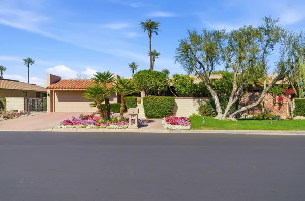 $1,029,000 | 52 Columbia Drive, Rancho Mirage, CA 92270