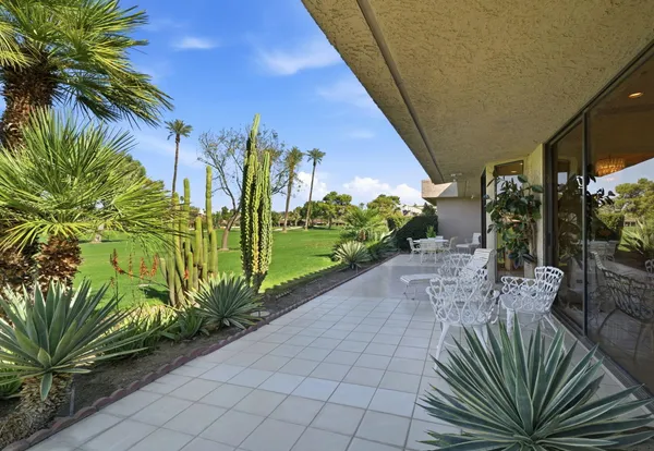 $1,029,000 | 52 Columbia Drive, Rancho Mirage, CA 92270