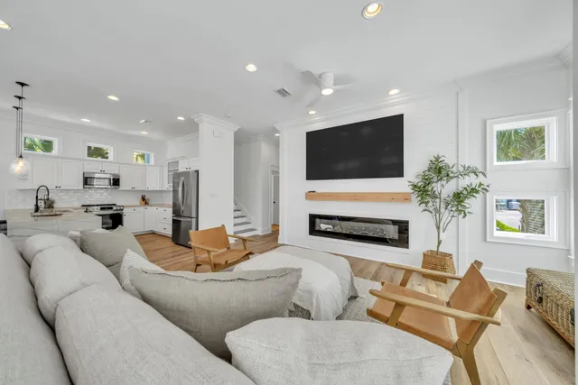 $2,499,900 | 125 Los Angeles Street, Miramar Beach, FL 32550