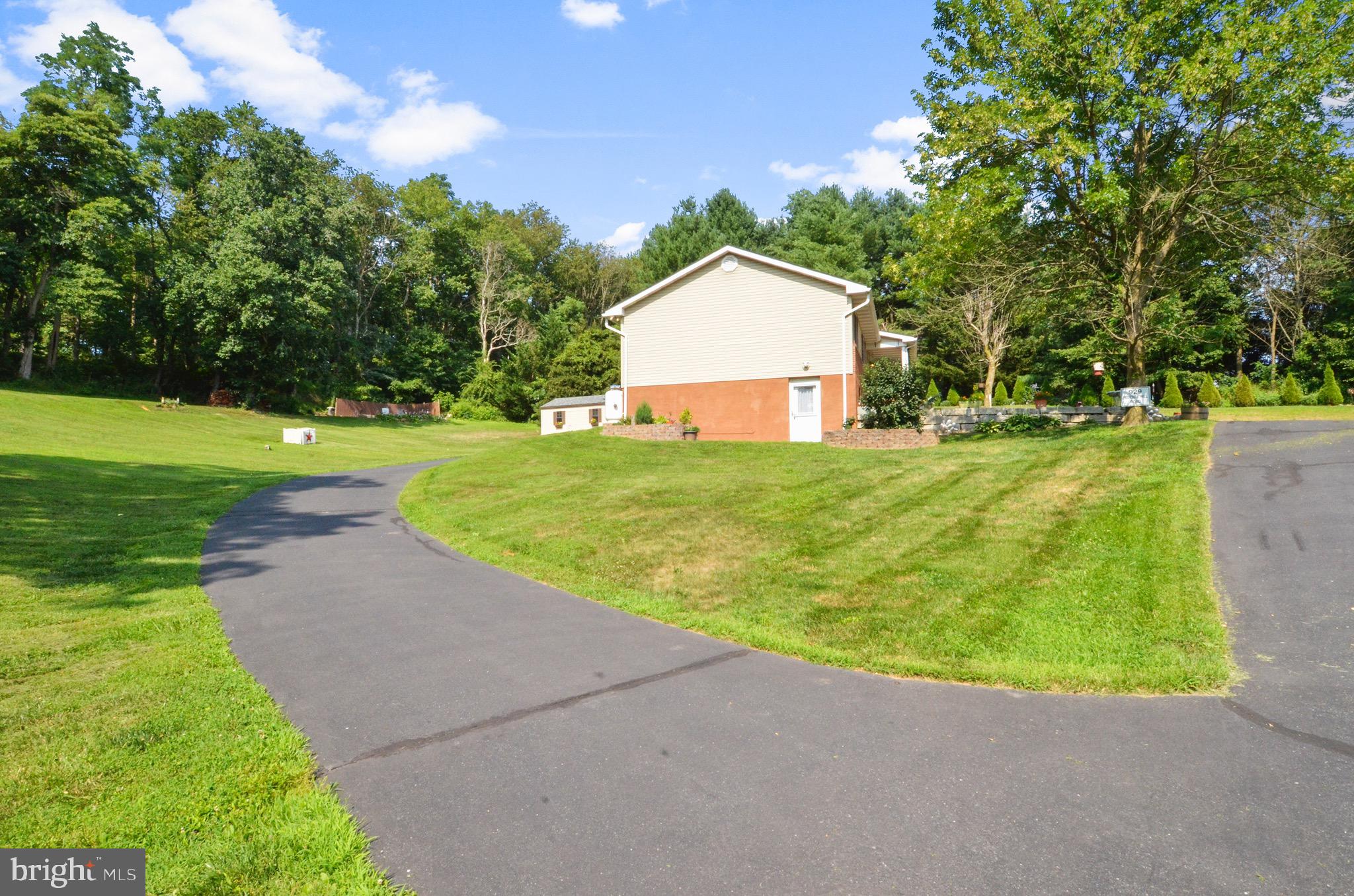 929 Federal Hill Road Street, MD 21154 - Photo 25 of 26 Circular driveway up to fire pit area