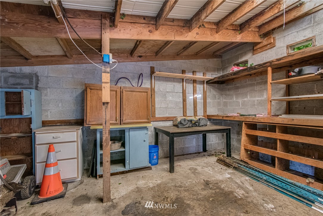 3831 Columbia Heights Road Longview, WA 98632 - Photo 22 of 28 Gallery Image 22