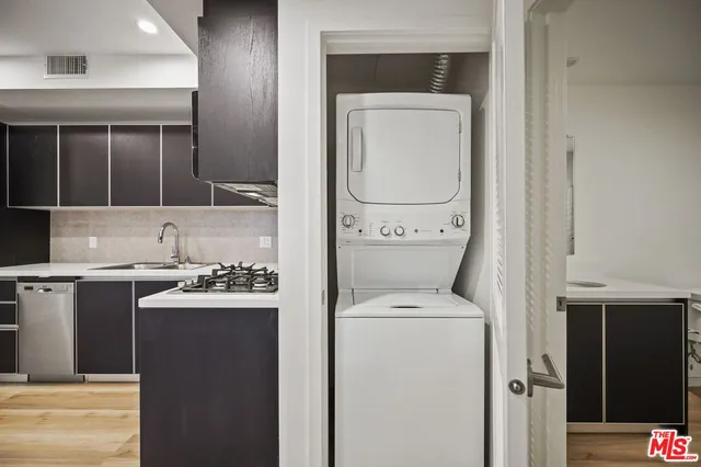 $2,395 | 951 Ogden Drive, Unit 204, Los Angeles, CA 90036