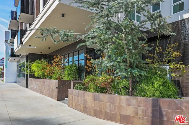 $2,395 | 951 Ogden Drive, Unit 204, Los Angeles, CA 90036