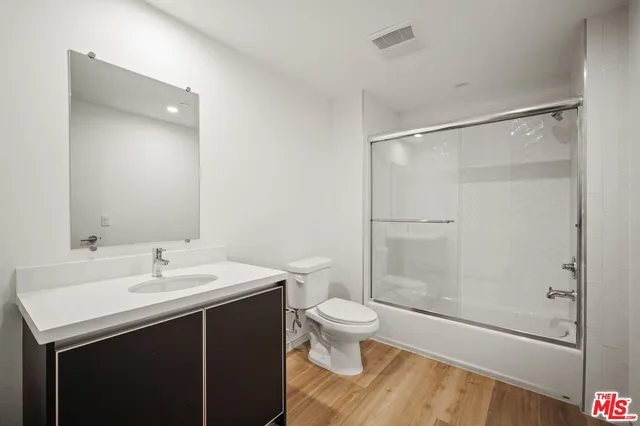 $2,395 | 951 Ogden Drive, Unit 204, Los Angeles, CA 90036