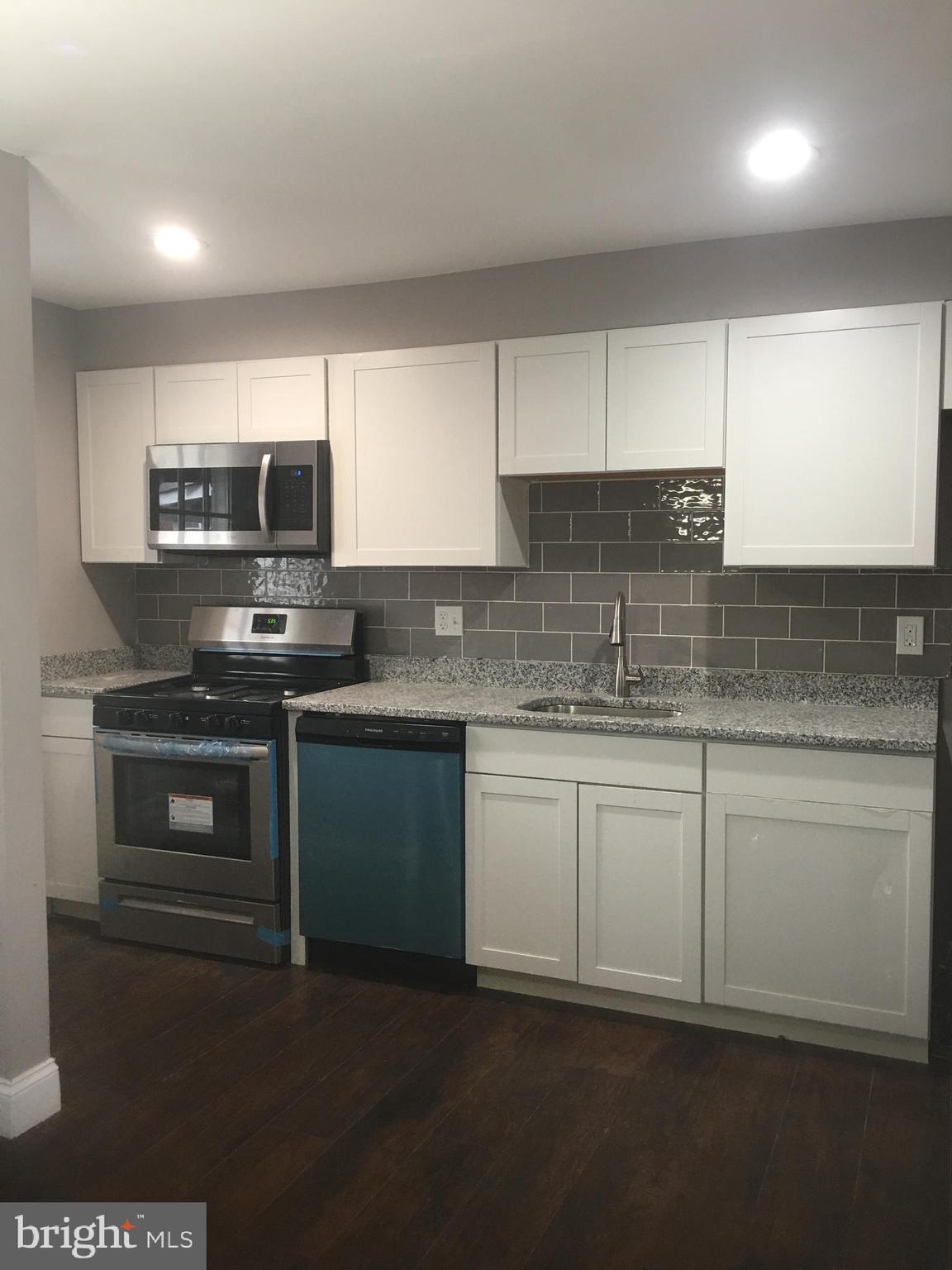 943 Coleridge Road Baltimore, MD 21229 - Photo 3 of 16