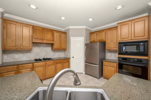 $3,200 | 15807 Arbor Lake Drive, Tomball, TX 77377