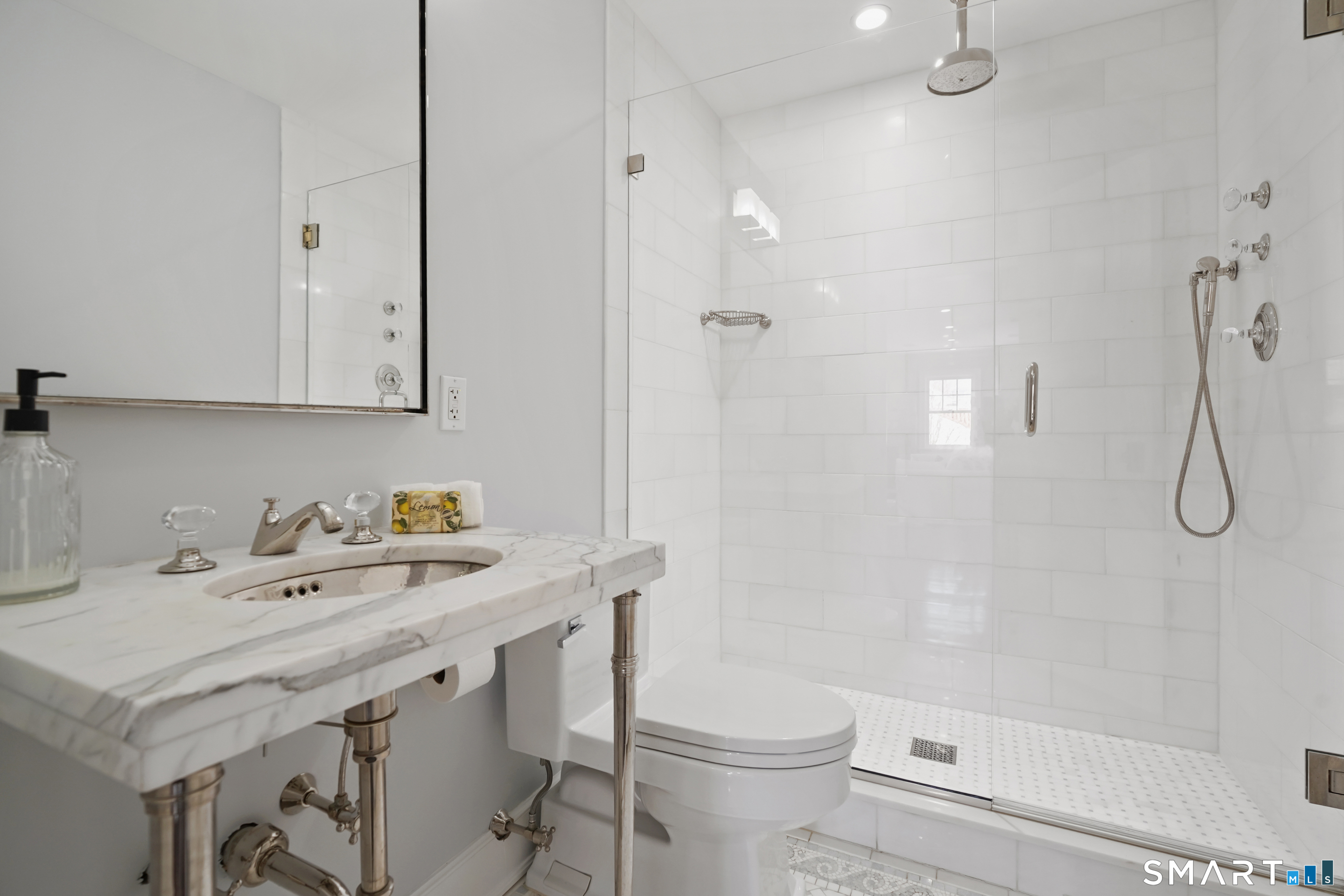 7 Grimes Road Greenwich, CT 06870 - Photo 13 of 26