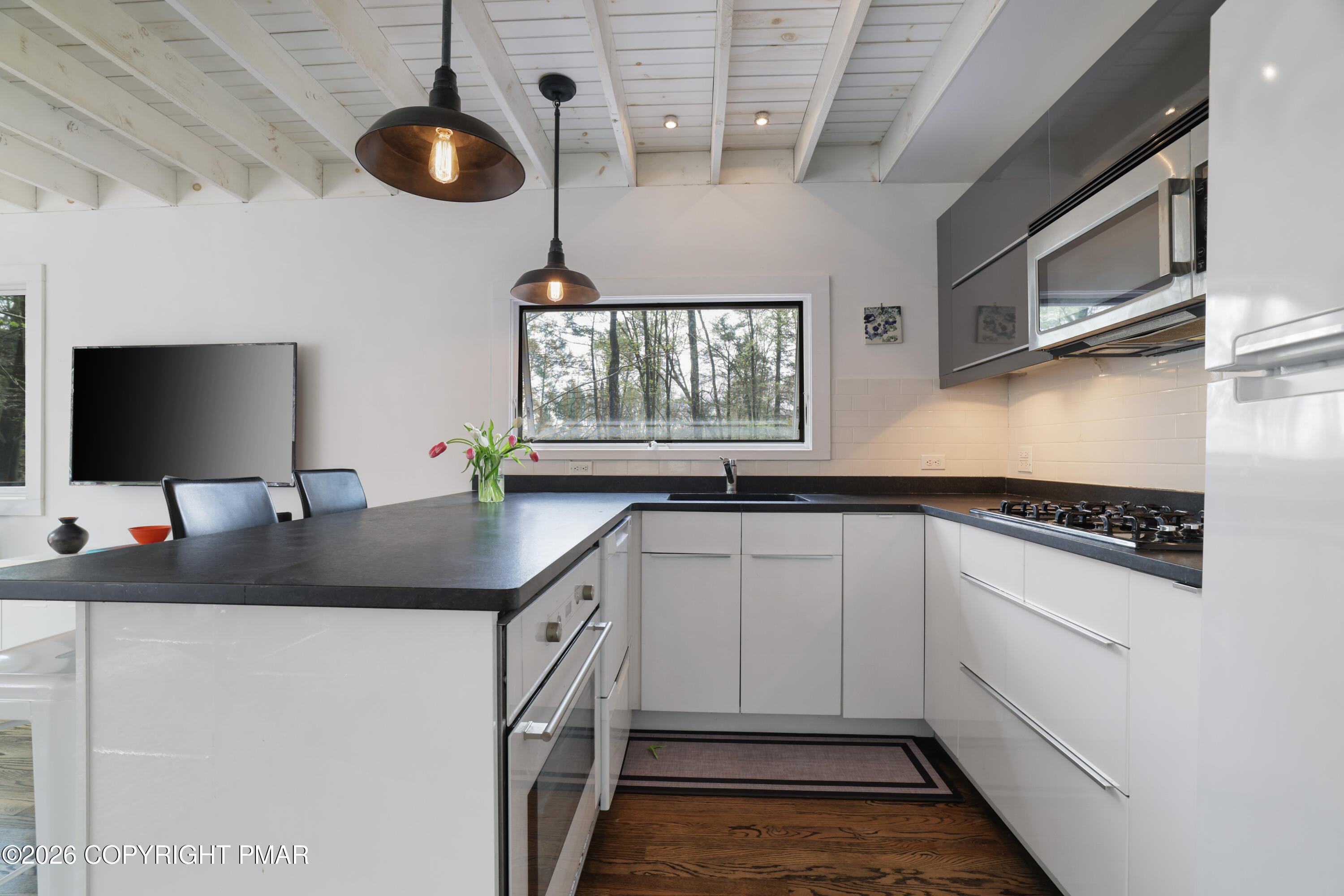 3140 Bear Road Bushkill, PA 18324 - Photo 13 of 50 13-Kitchen