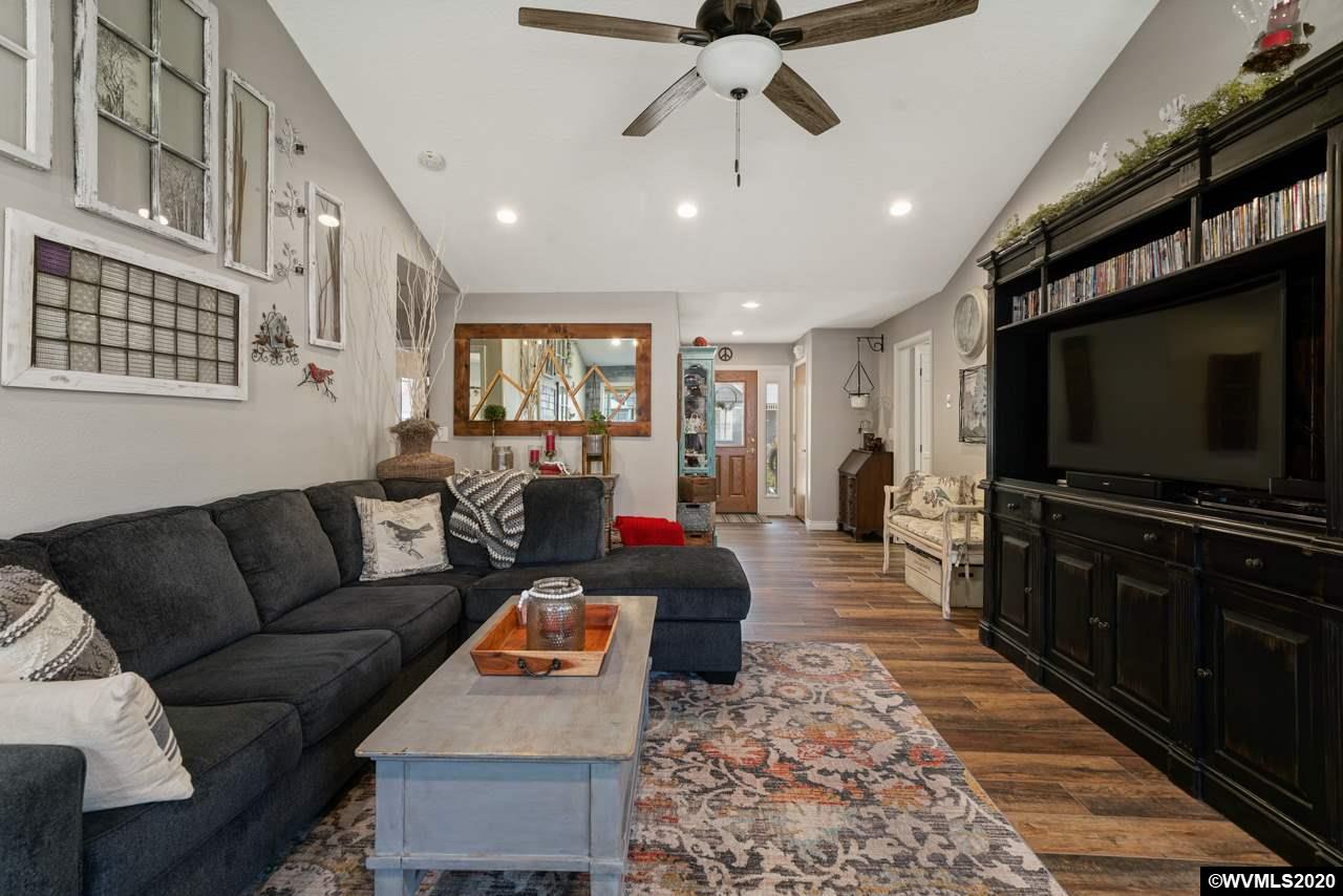 2052 Chase Loop Southwest Albany, OR 97321 - Photo 14 of 40 Gallery Image 14