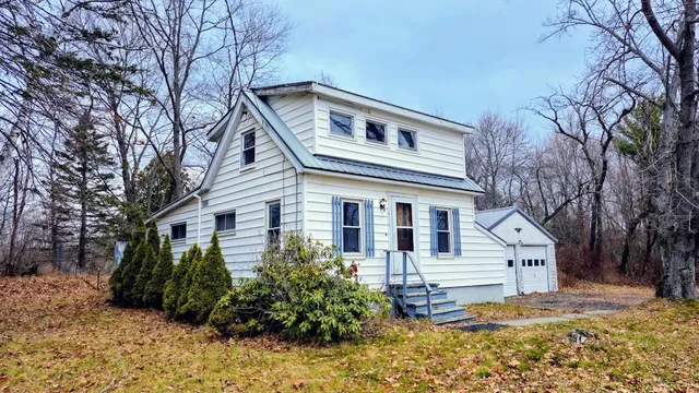 $144,900 | 915 Stillwater Avenue, Old Town, ME 04468