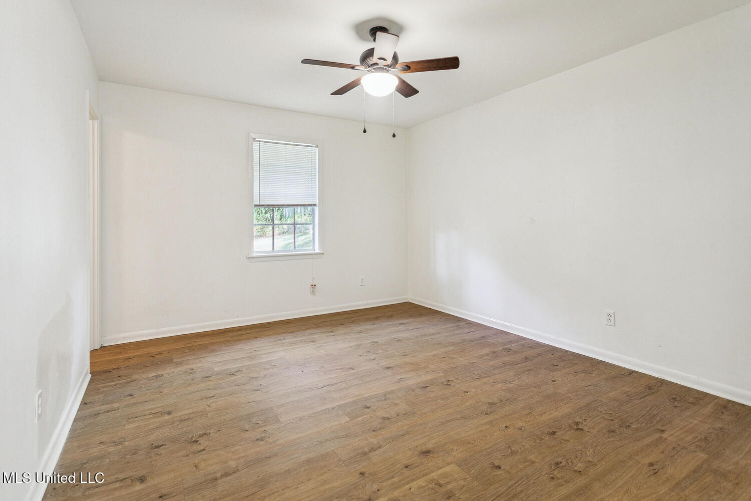 427 Lakeview Avenue McComb, MS 39648 - Photo 13 of 21 13