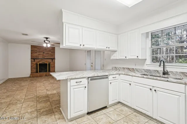 $144,900 | 427 Lakeview Avenue, McComb, MS 39648