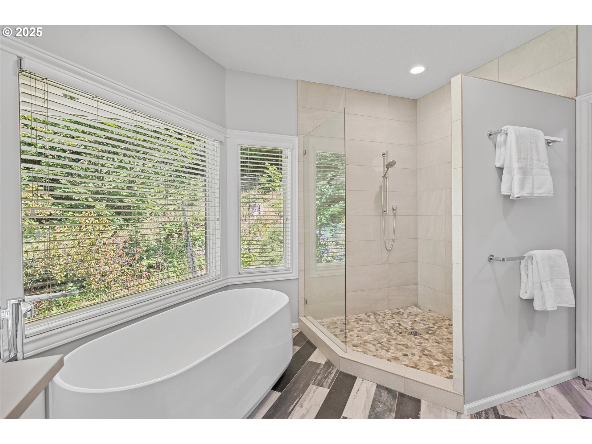 655 Southwest 83rd Avenue Portland, OR 97225 - Photo 15 of 30 Owner's Suite Bathroom