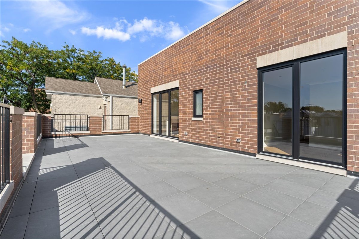 3036 North Sheffield Avenue, Unit 3 Chicago, IL 60657 - Photo 31 of 35