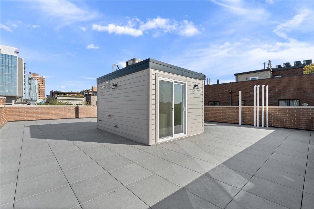 3036 North Sheffield Avenue, Unit 3 Chicago, IL 60657 - Photo 33 of 35