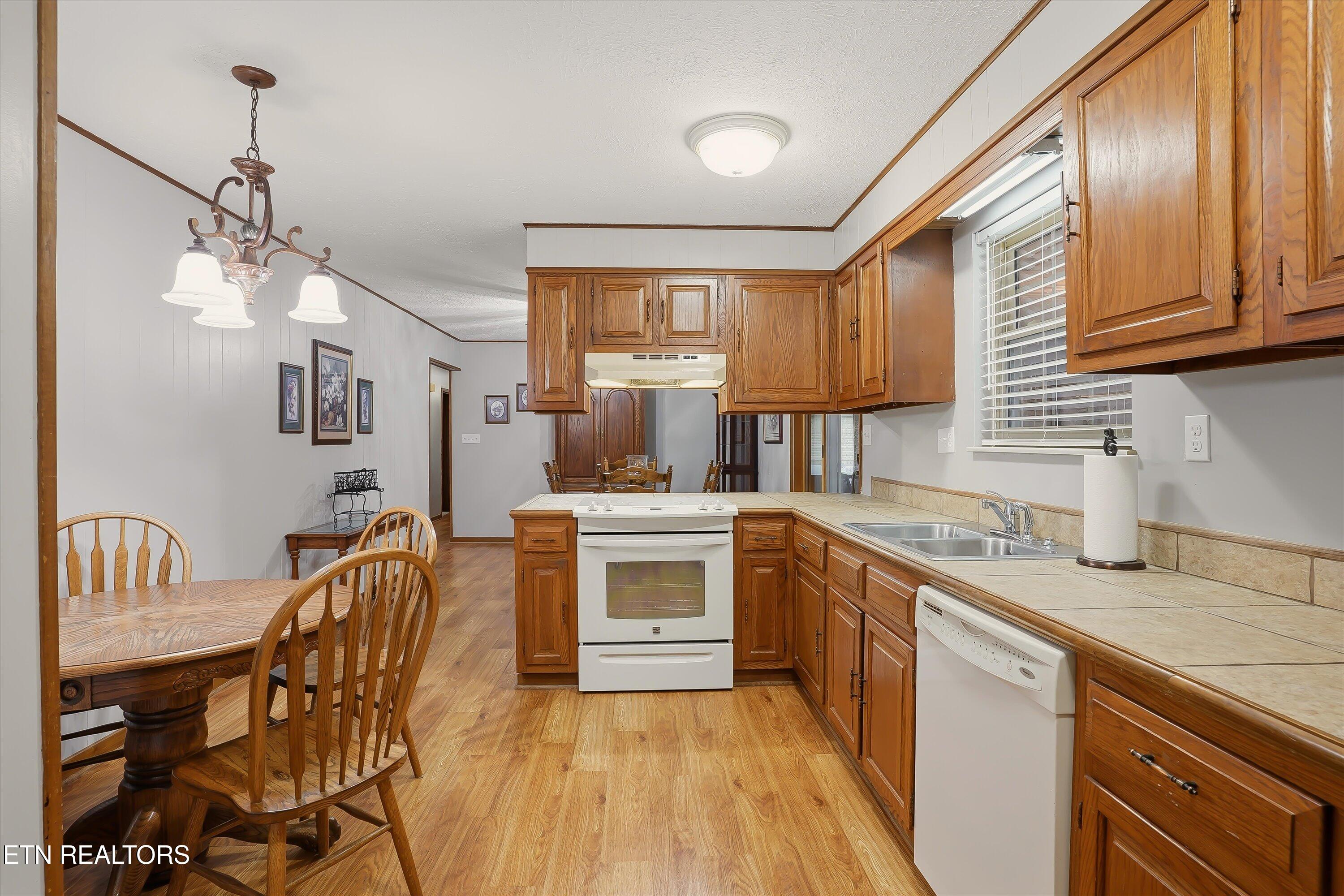 1001 Hitch Road Maryville, TN 37804 - Photo 12 of 30 Kitchen/Breakfast