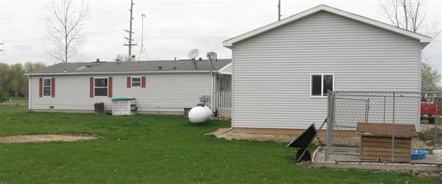 10071 Smiths Creek Road Goodells, MI 48027 - Photo 7 of 18 31096597-6.JPG