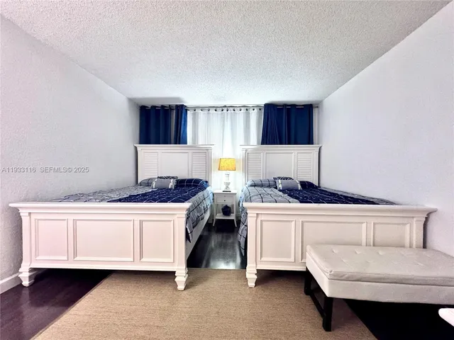$2,350 | 19390 Collins Avenue, Unit 422, Sunny Isles Beach, FL 33160