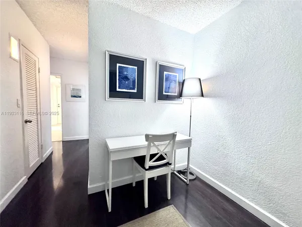 $2,350 | 19390 Collins Avenue, Unit 422, Sunny Isles Beach, FL 33160