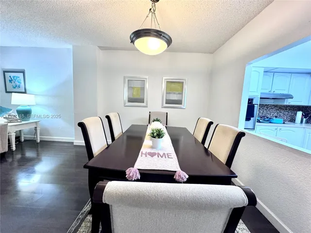 $2,350 | 19390 Collins Avenue, Unit 422, Sunny Isles Beach, FL 33160