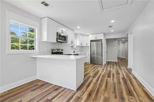 1023 Starrett Road Metairie, LA 70003 - Photo 5 of 17