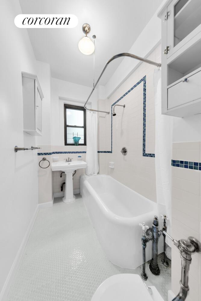 241 West 108th Street, Unit 1C Manhattan, NY 10025 - Photo 4 of 11