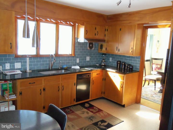 5558 Susan Road, Unit ROAD Coopersburg, PA 18036 - Photo 5 of 10 Gallery Image 5
