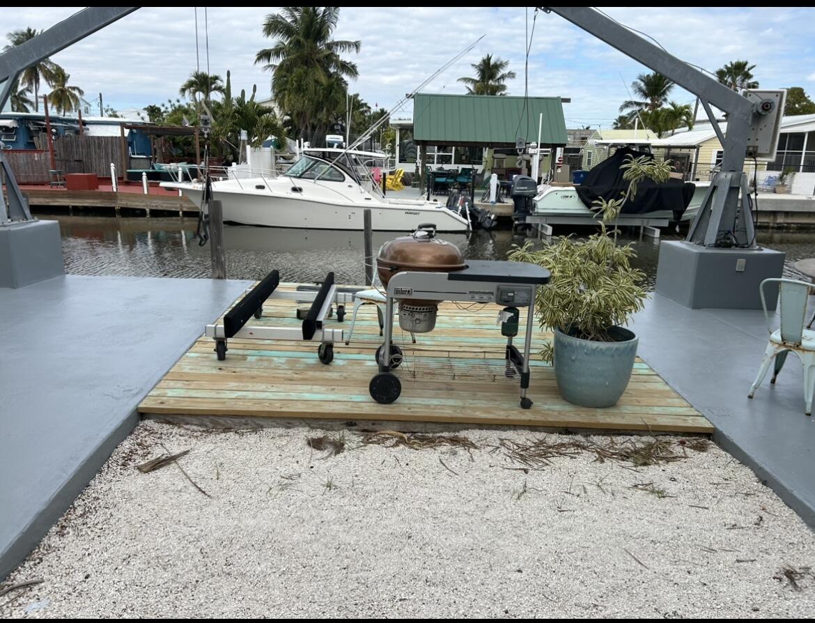 343 Vaca Road Key Largo, FL 33037 - Photo 18 of 22 Dock area