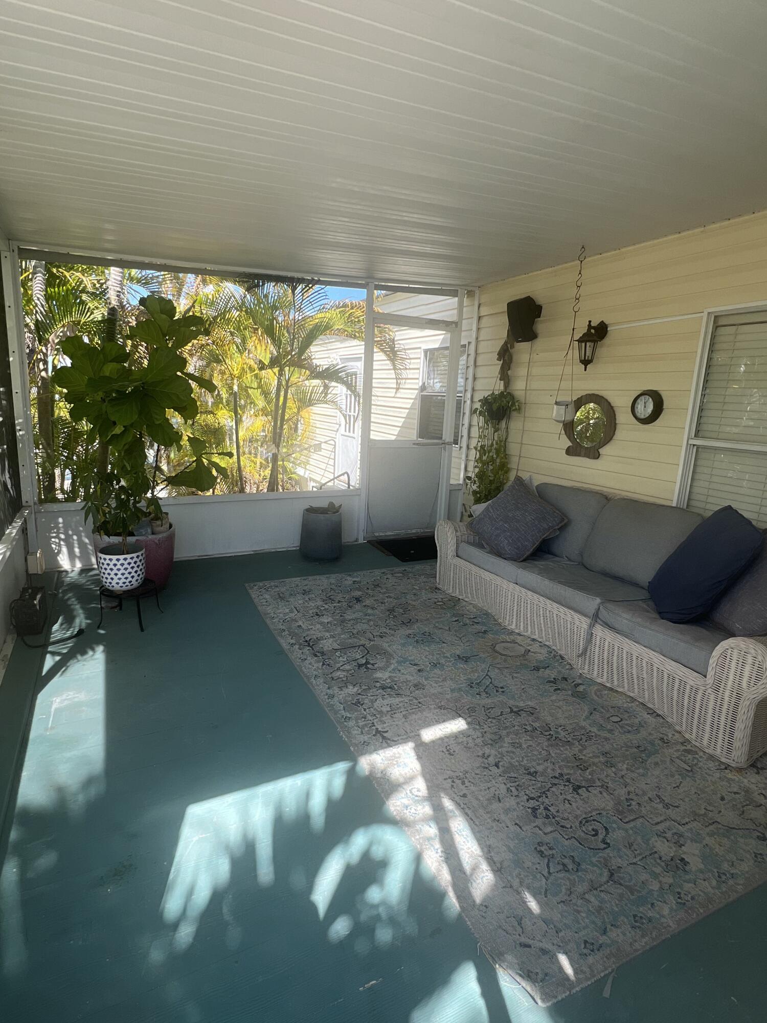 343 Vaca Road Key Largo, FL 33037 - Photo 6 of 22 Porch