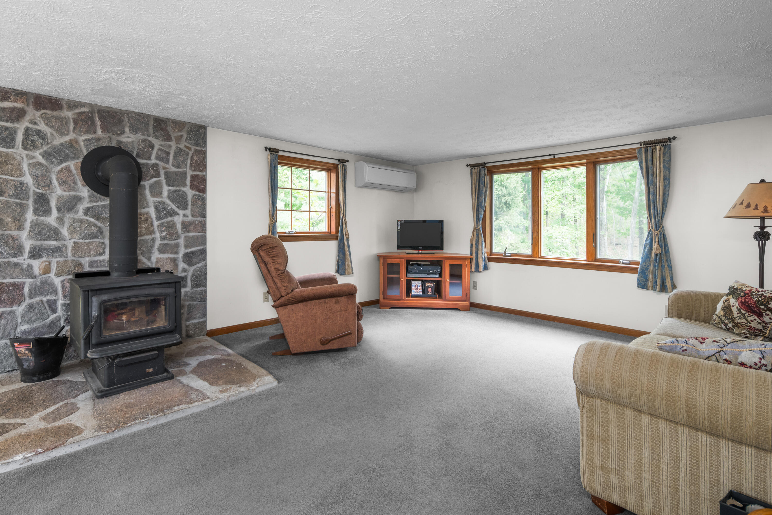 51 Josiah Norton Road York, ME 03902 - Photo 10 of 29 Living Room