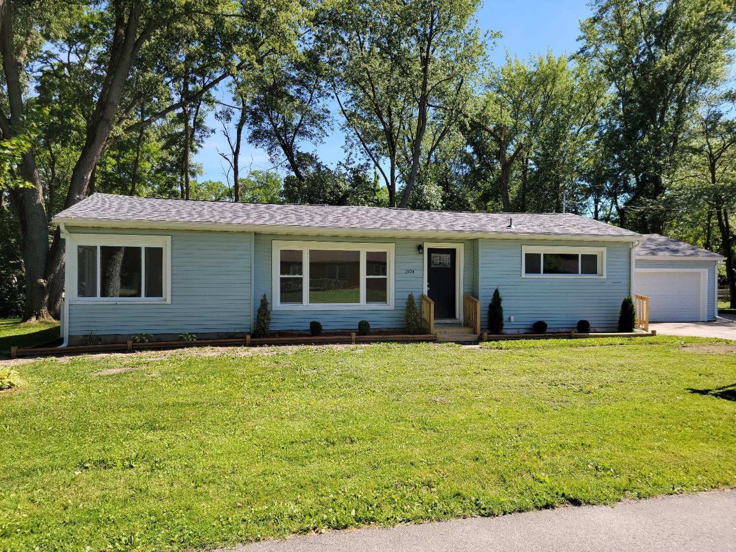 1304 Robin Road Valparaiso, IN 46383 - Photo 1 of 30 1500x1125