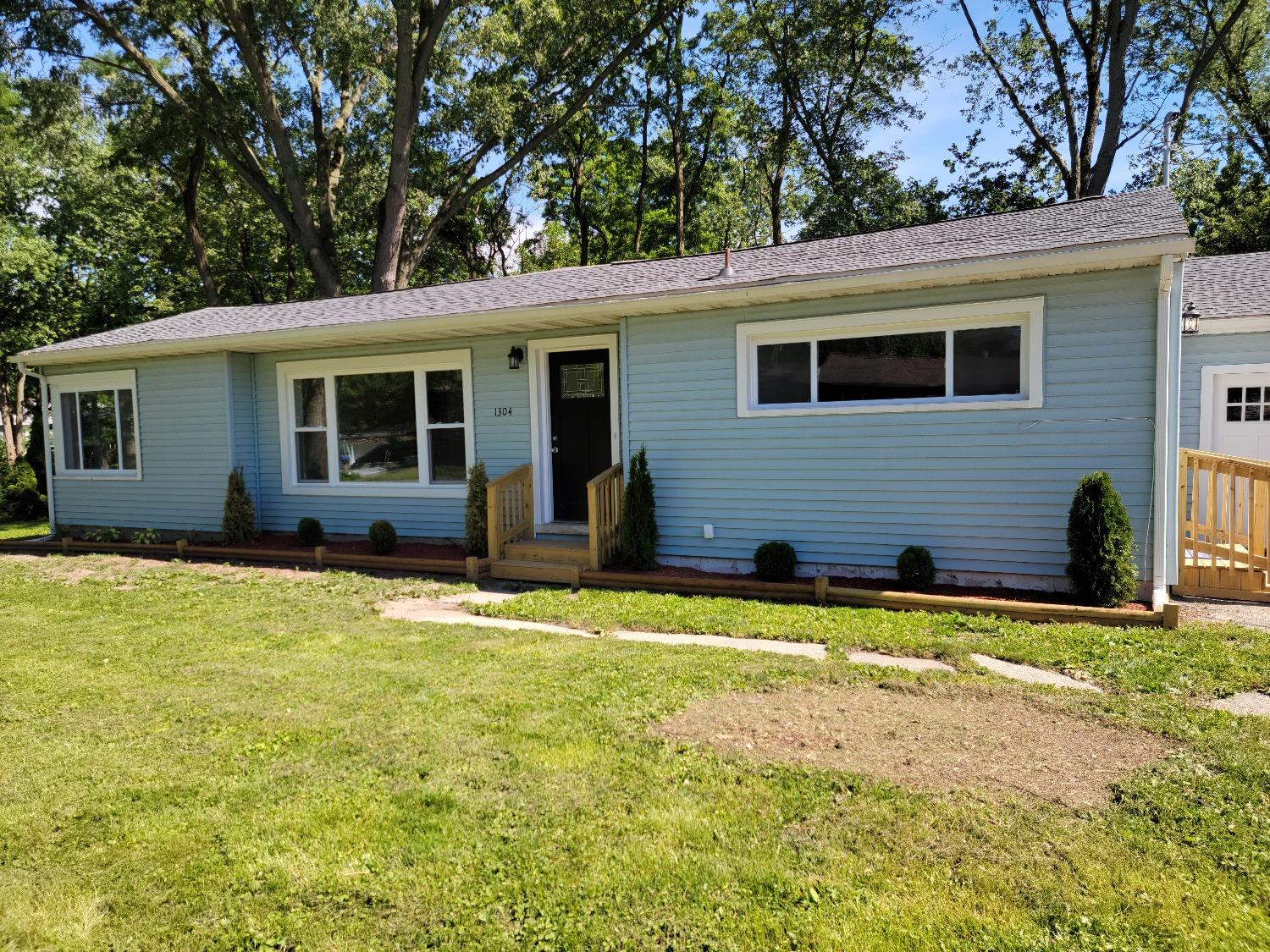 1304 Robin Road Valparaiso, IN 46383 - Photo 3 of 30 1500x1125