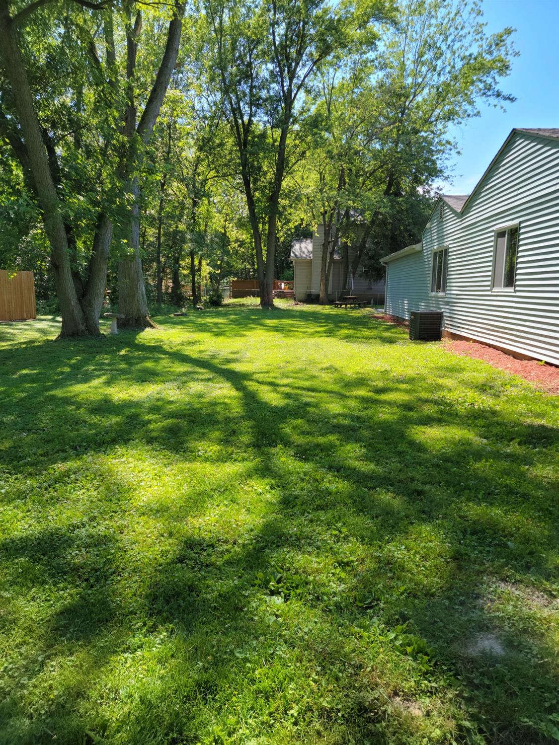 1304 Robin Road Valparaiso, IN 46383 - Photo 8 of 30 1125x1500