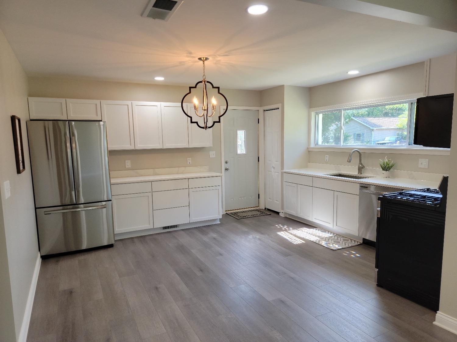1304 Robin Road Valparaiso, IN 46383 - Photo 10 of 30 1500x1125