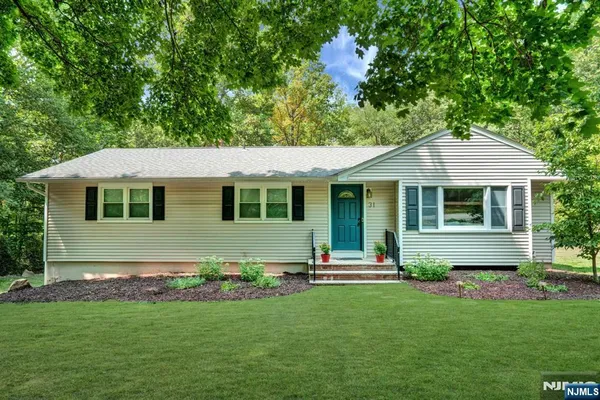 $599,900 | 31 Fieldstone Drive, Ringwood, NJ 07456