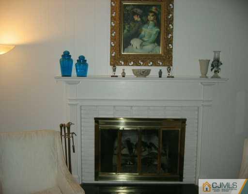 7 Evergreen Road Somerset, NJ 08873 - Photo 3 of 8