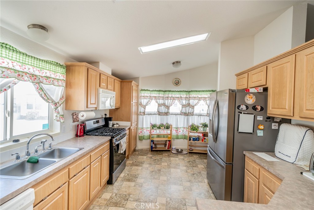 22241 Nisqually Road, Unit 59 Apple Valley, CA 92308 - Photo 10 of 54
